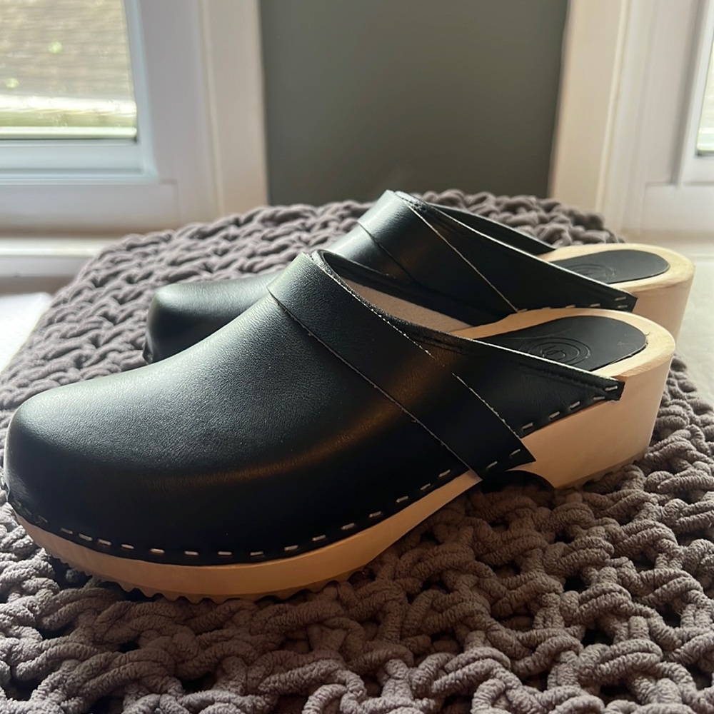Urban Outfitters Clogs